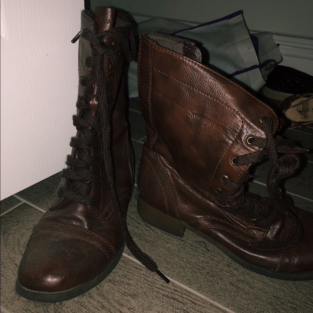 Combat boots